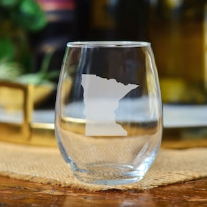 State of Minnesota Glassware; University of Minnesota Golden Gophers Barware; Minneapolis Glasses; Minnesota Vikings; Minnesota Twins Glass