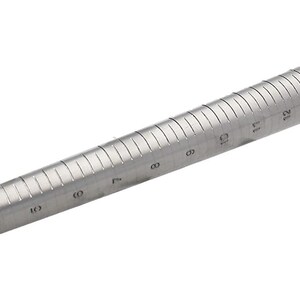 The Beadsmith Aluminum Ring Stick – Sizer with Handle – Grooved & Marked Quarter Increments in U.S. Standard Sizes: 2-15