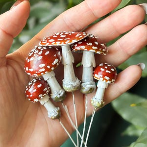Set of 5 Miniature Resin Amanita Mushrooms 3–4 cm – Realistic Fall Wreath Decoration, Miniature Mushrooms
