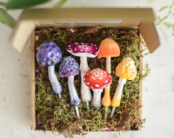 Rainbow Mini Mushroom Sticks – Handcrafted Polymer Clay Garden Toppers, Set of 6, Cottagecore, Fairy Tale Decor (5-9 cm)