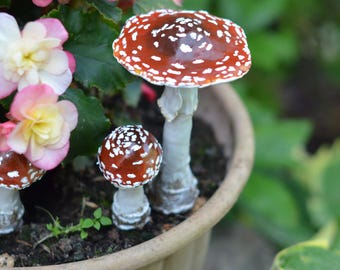 Set of 2 Miniature Mushroom Toadstool Terrarium Figurines, Terrarium accessories, Fairy Garden