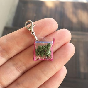 Miniatura de marihuana auténtica hecha a mano (marihuana falsa) imagen 1