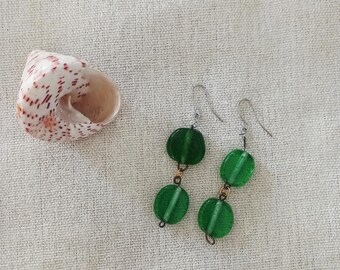 Boucles d'oreilles pendantes en verre vert bouteille (6 cm)