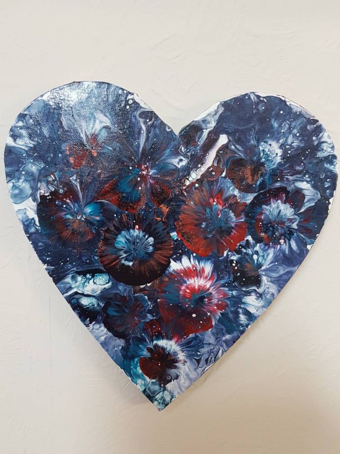 Peinture Sur Toile En Forme De Coeur Un triplé de peintures acryliques originales en forme de cœur. | Etsy