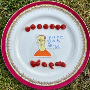 Napolean Dynamite Vinyl-Aufkleber „Deine Mutter geht aufs College“.
