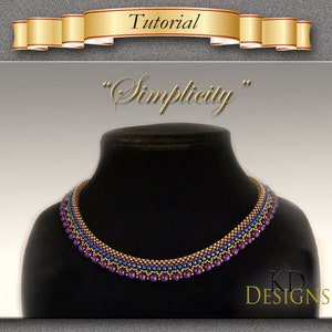Puede incluir: Un tutorial para un collar de cuentas llamado "Simplicity" de KD Designs. El collar está hecho con cuentas doradas, azules y moradas.