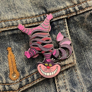 Alice in Wonderland's Cheshire Cat Head Stand Pin Hard Enamel/Glitter Variant image 3