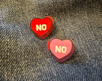 Valentinstag x Valloween "NO" Sweatheart Herz Emaille Pin Anti Valentinstag Geschenk