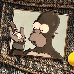 The Simpsons Treehouse of Horror Inspired Homer Kong Enamel Pin image 8