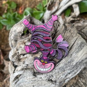 Alice in Wonderland's Cheshire Cat Head Stand Pin Hard Enamel/Glitter Variant image 1