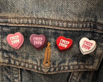Valentinstag Valloween Sweethearts CREEPSHOW Emaille Pin Valentinstagsgeschenk