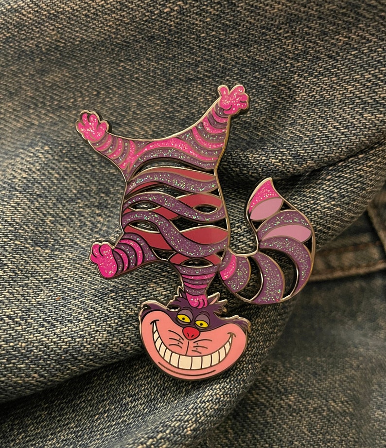 Alice in Wonderland's Cheshire Cat Head Stand Pin Hard Enamel/Glitter Variant image 10