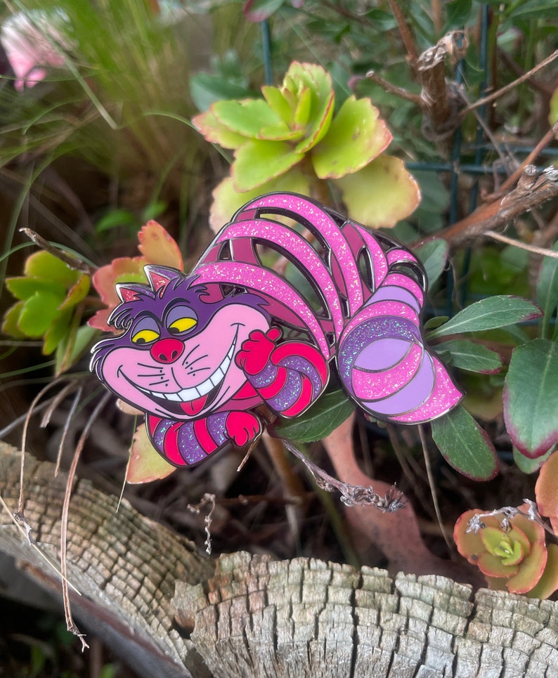Alice in Wonderland's Cheshire Cat I'm not all there myself Pin Hard Enamel/ Glitter Variant image 3