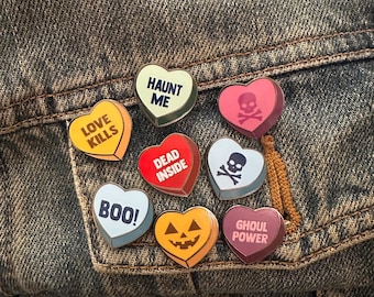 Vandalized Valentines x Valloween Not So Sweet Hearts Lustige schwarze Humor Emaille Pins
