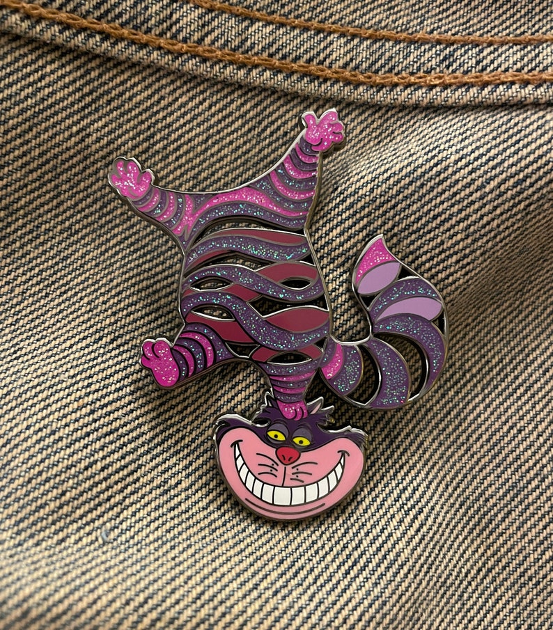 Alice in Wonderland's Cheshire Cat Head Stand Pin Hard Enamel/Glitter Variant image 9