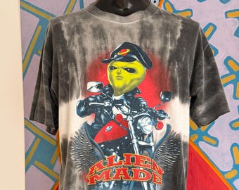 90s/00s Alien Made "Alien Biker" Graphic Tie Dye T-Shirt. Size L/XL 22.75" x 28"