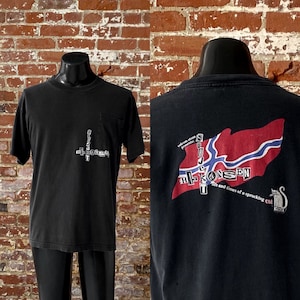 90s Volcom Subjekt Haakonsen Snowboard Movie Promo T-Shirt. Vintage 1996 Terje Håkonsen Life & Times Of Sprocking Cat Tee - Large 21" x 28"