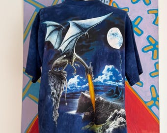 1999 The Mountain Fire Breathing Dragon T-Shirt. Size XL Long Fit 24" x 33.5"