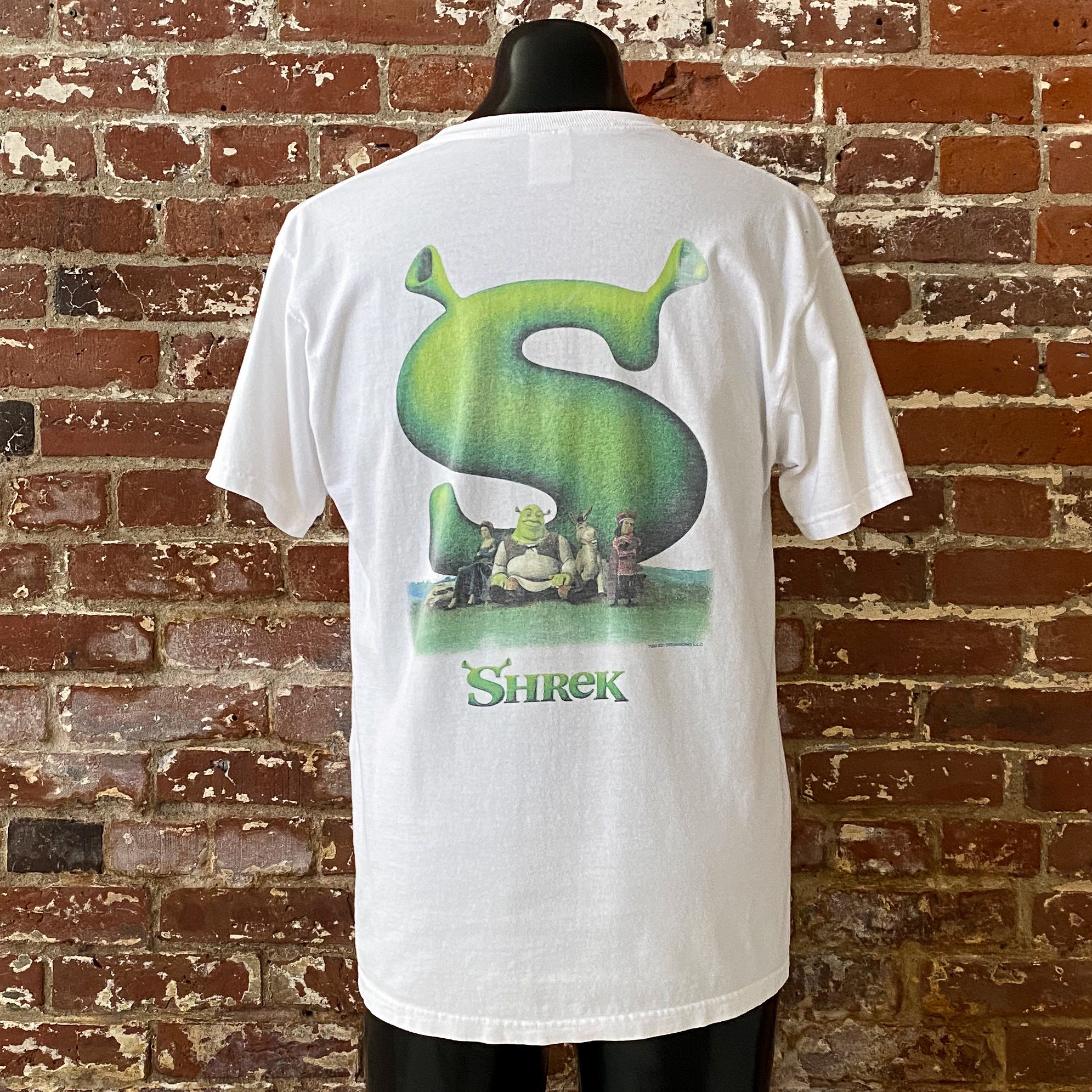 2001 Shrek Film Crew Movie Graphic T-shirt. Vintage 00s Shrek