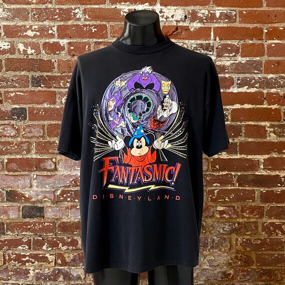 90s Fantasmic! Disney Villains Disneyland Souvenir T-shirt 90s Fantasmic! Disney Villains Disneyland Souvenir T-shirt