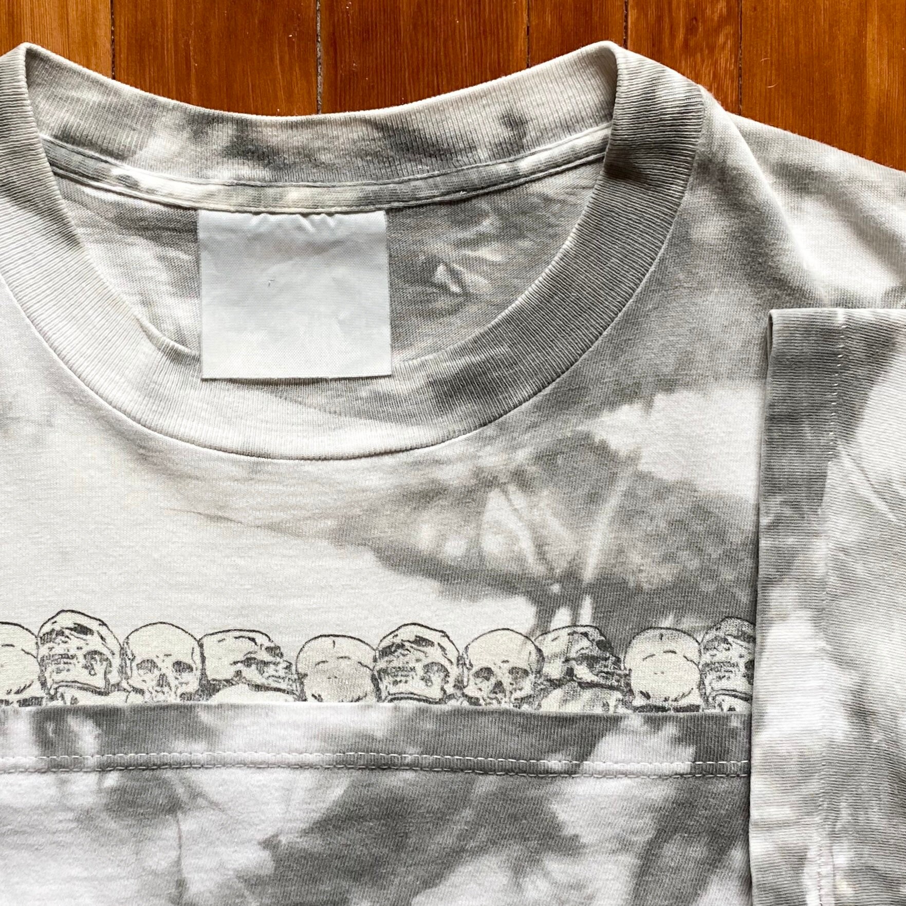 80s/90s Peace Skulls Fun-wear T-shirt. Vintage Single Stitch Tie