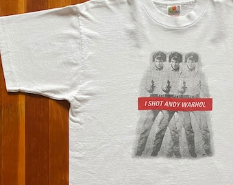 90s I Shot Andy Warhol Movie Promo T-Shirt. Vintage 1996 I Shot Andy Warhol Valerie Solanas/Lili Taylor Movie Tee. Size M/L 20.5” x 26.5”