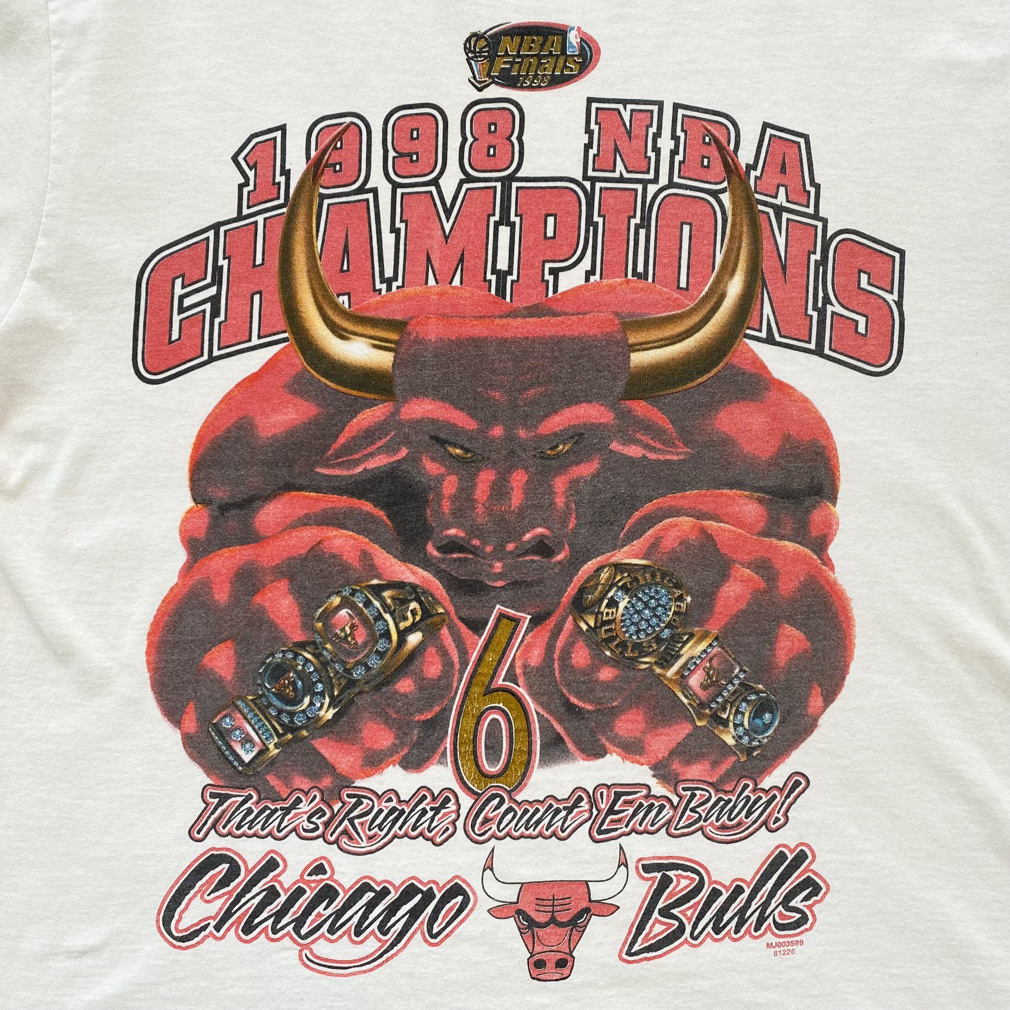 シカゴブルズ 1998 NBAチャンピオン Tシャツ 1998年シカゴ・ブルズNBAチャンピオンTシャツ。90年代ヴィンテージ