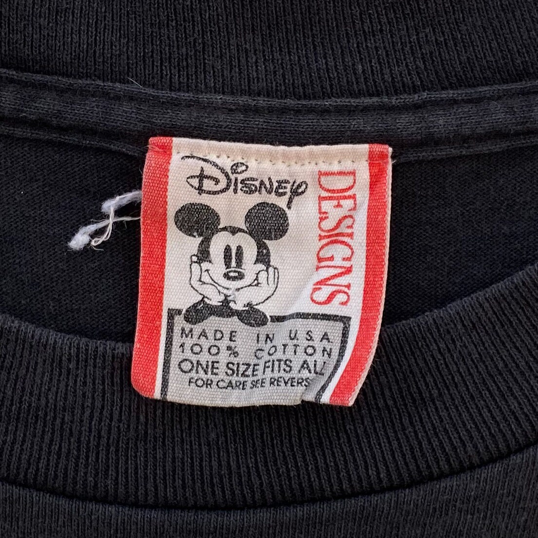 90s Fantasmic! Disney Villains Disneyland Souvenir T-shirt 90s Fantasmic! Disney Villains Disneyland Souvenir T-shirt