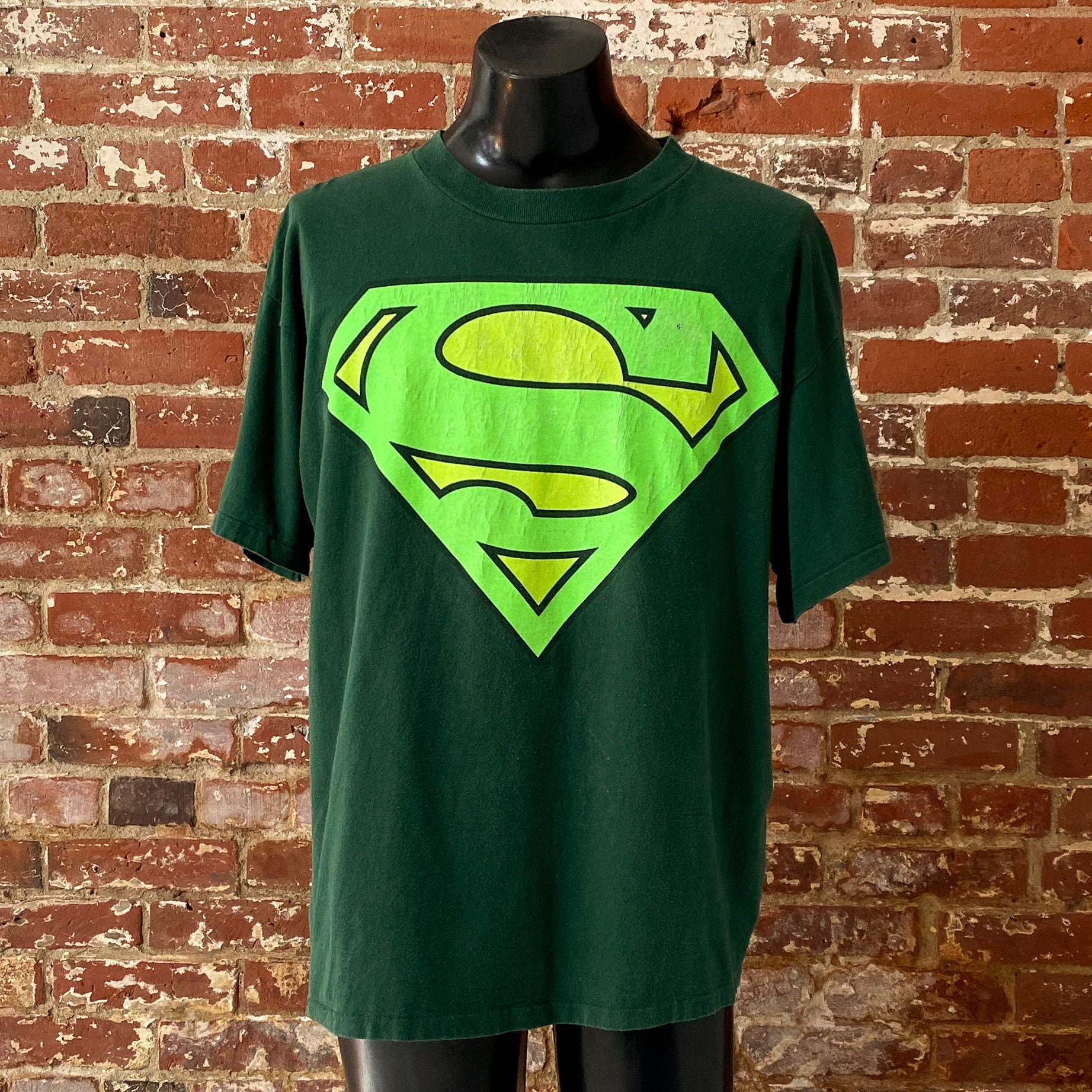 90s Superman Superman Kryptonite 29.5 in Comics - 1997 Tee. Etsy T-shirt. Kryptonite Made Vintage X USA Glow 24.75 in DC XL the Dark