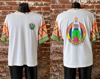 1990 Señor Frog's Sport & Beach Wear AOP T-Shirt. Vintage 90s Señor Frog's Official Store Surf Tee Single Stitch - Lrg 22.5" x 27.5"