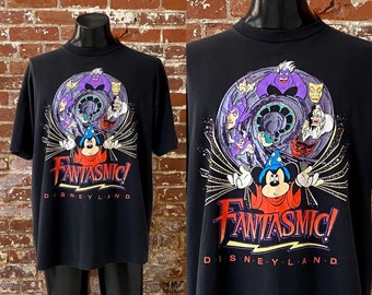 90s Fantasmic! Disney Villains Disneyland Souvenir T-shirt 90s Fantasmic! Disney Villains Disneyland Souvenir T-shirt