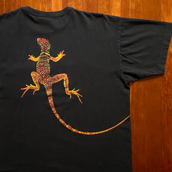 90s Marlboro Lizard T-Shirt. Vintage 1990s Marlbor