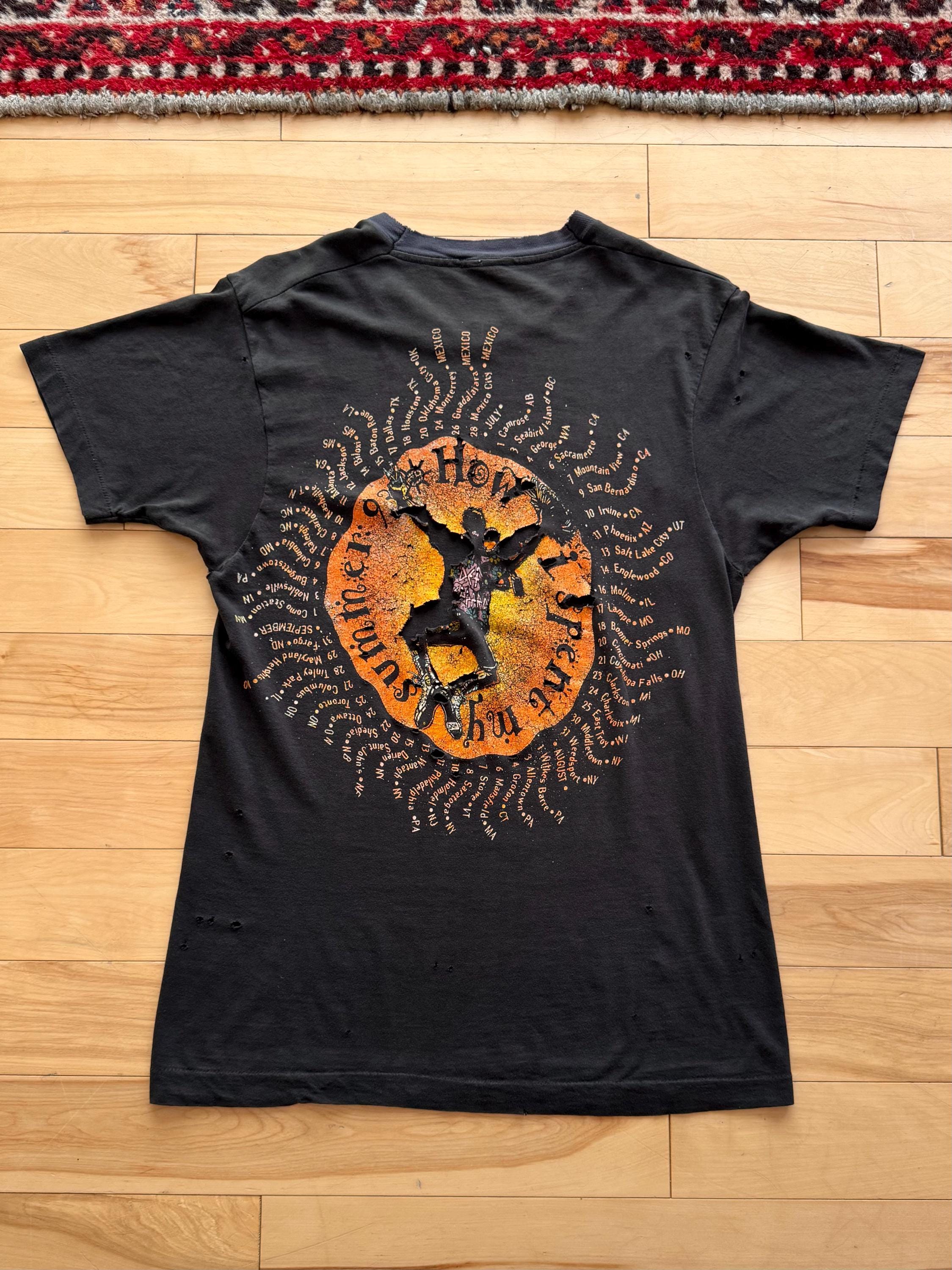 Thrashed 90s Def Leppard 7 Day Weekend Tour T-shirt. Vintage 1993