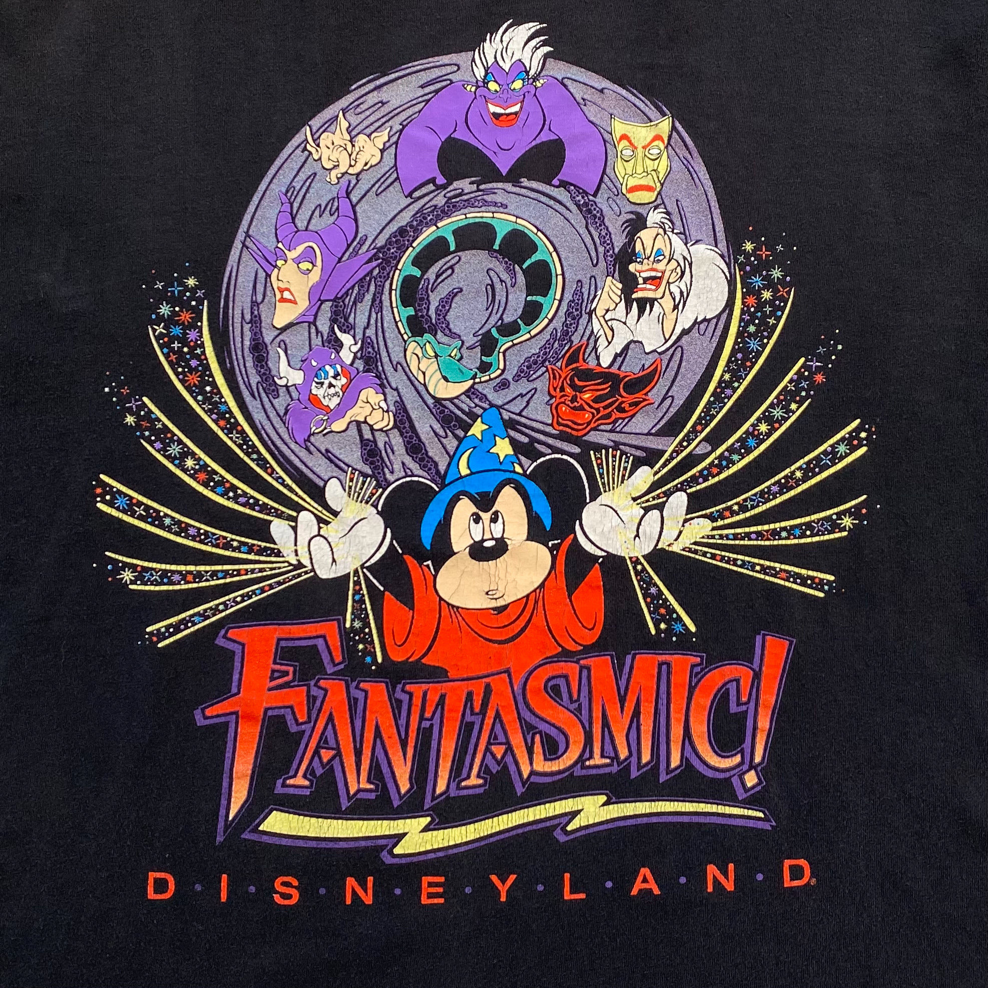 90s Fantasmic! Disney Villains Disneyland Souvenir T-shirt 90s Fantasmic! Disney Villains Disneyland Souvenir T-shirt