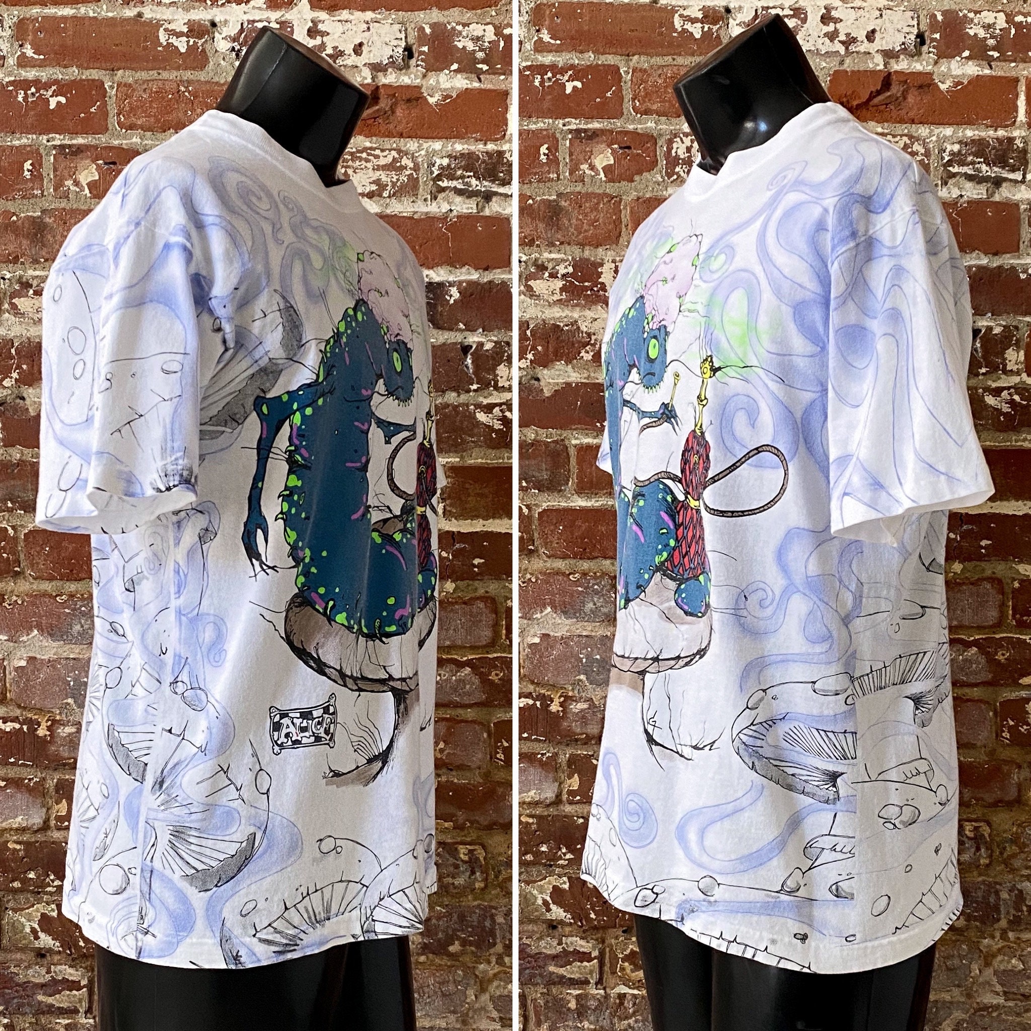 90'S VINTAGE ALICE IN WONDERLAND Tシャツ XL m86096838372_1.jpg