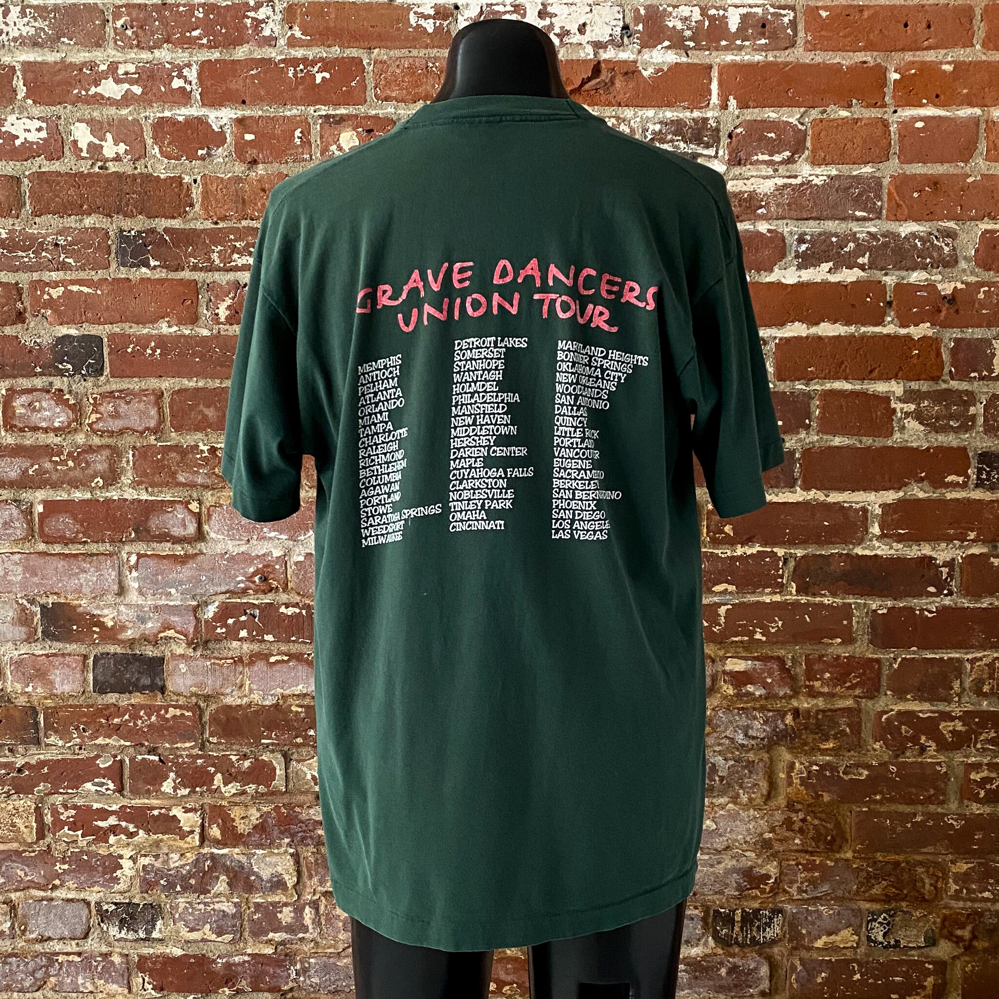 90s Soul Asylum Grave Dancers Union Tour T-shirt. Vintage 1992 