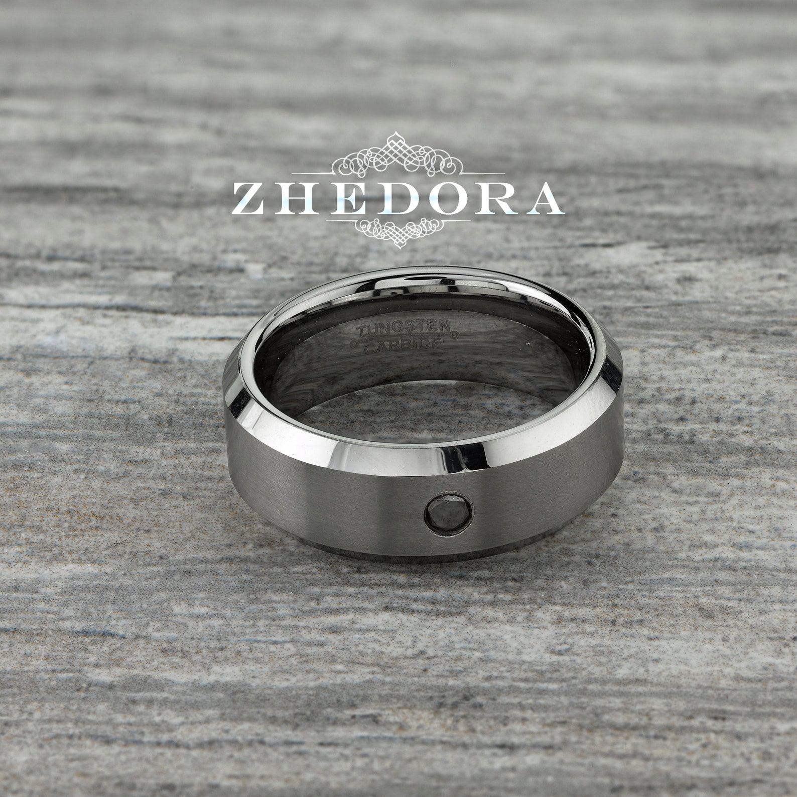 Anello Celtico in Oro e Nero - Eleganza e Tradizione