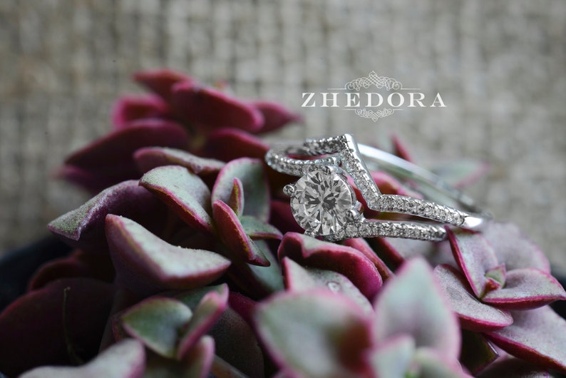 Wedding Set 1.5 CT Center Round Cut Engagement Ring Sterling Silver With Zigzag Accents Bridal Band