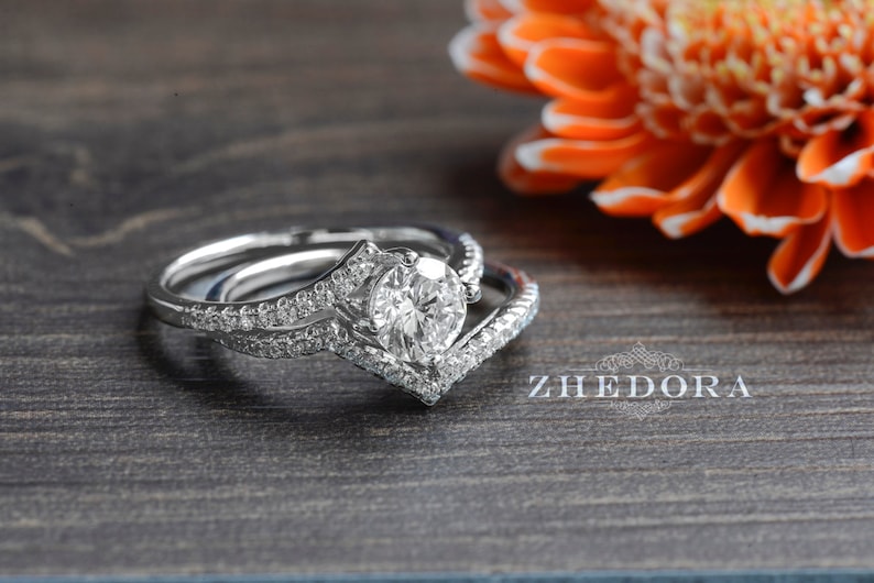 Wedding Set 1.5 CT Center Round Cut Engagement Ring Sterling Silver With Zigzag Accents Bridal Band