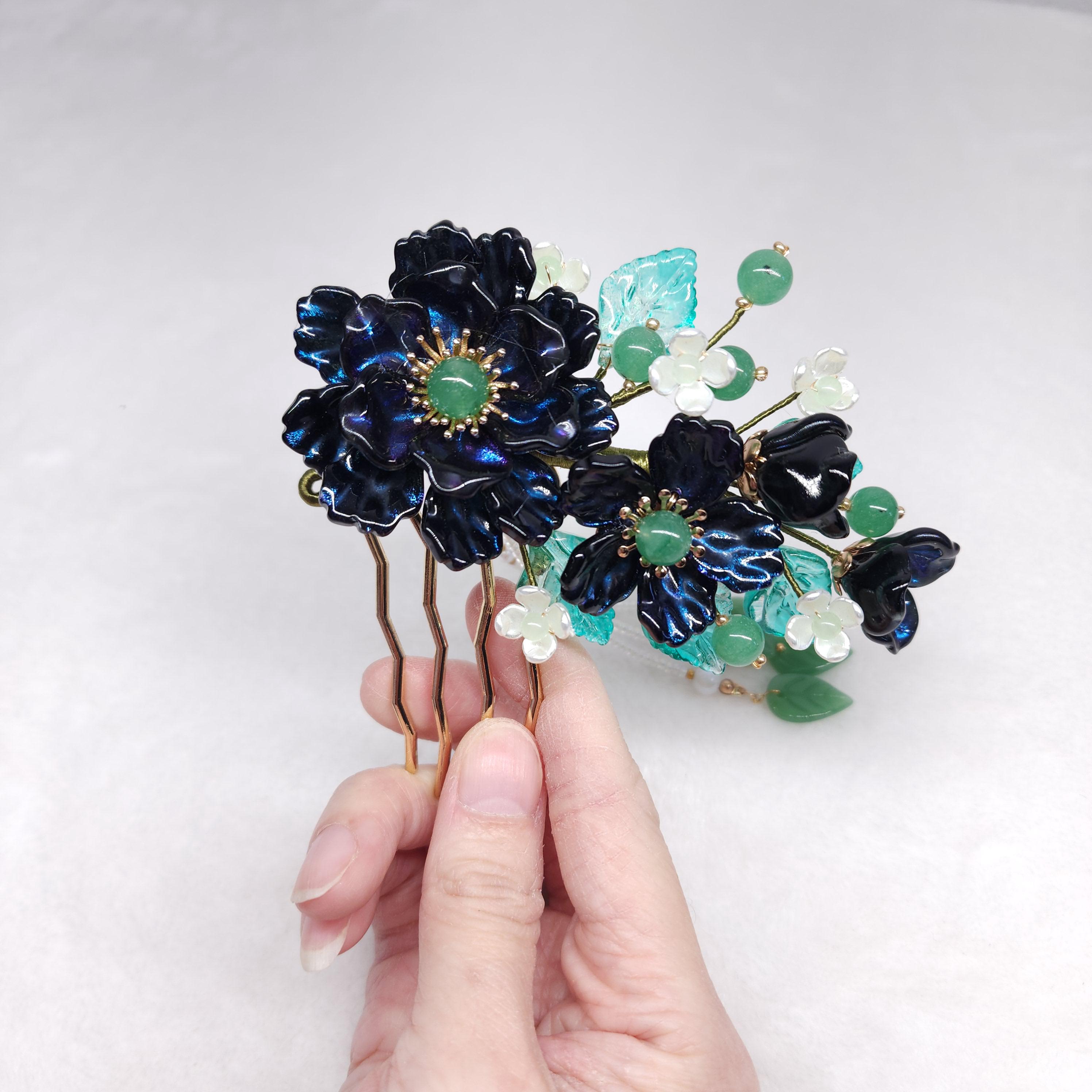 UNO de 50 Clear Crystal Flower Hair Pin with Iridescent Center Iridescent Flower Hair Claw - Etsy main image 3