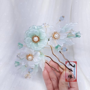 Masterpiece Watery Green And White Flower Golden Wedding Bridal Hair Comb/ Inspiring Green Flower Blossom Chinese Handmade Hanfu Hair Comb