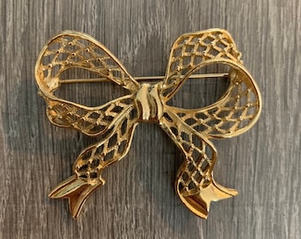 Vintage Bow Brooch vintage gold heart 1980s fashion accessories at gathermevintage