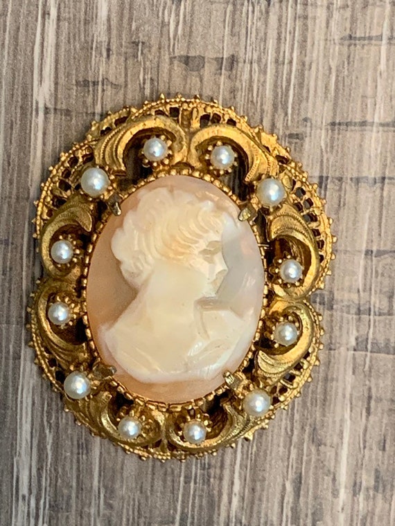 Florenza Signed Cameo Vintage Brooch and Clip Ear… - image 3