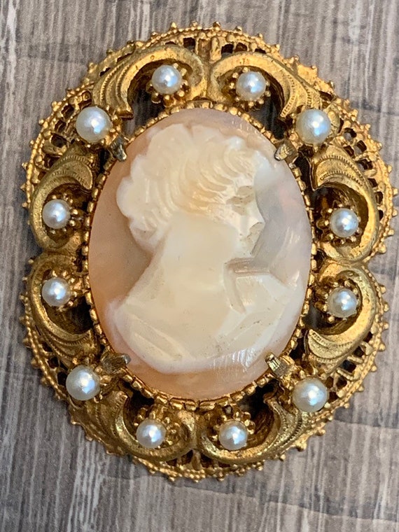 Florenza Signed Cameo Vintage Brooch and Clip Ear… - image 7