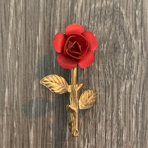 Beautiful Vintage Mid Century Rose Gold Brooch