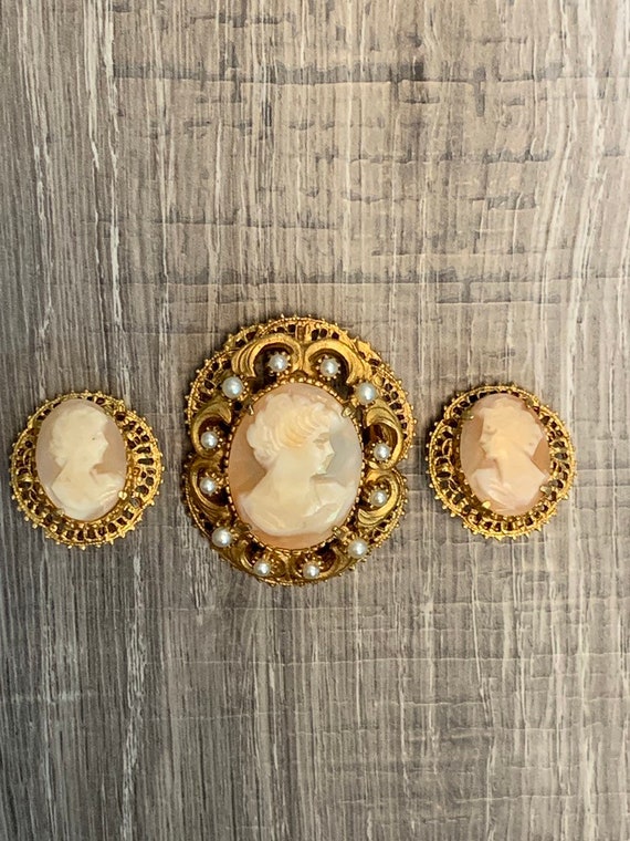 Florenza Signed Cameo Vintage Brooch and Clip Earr