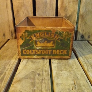 Caisse publicitaire ancienne en bois - Petite boîte en bois de tussilage avec imprimé vert et jaune