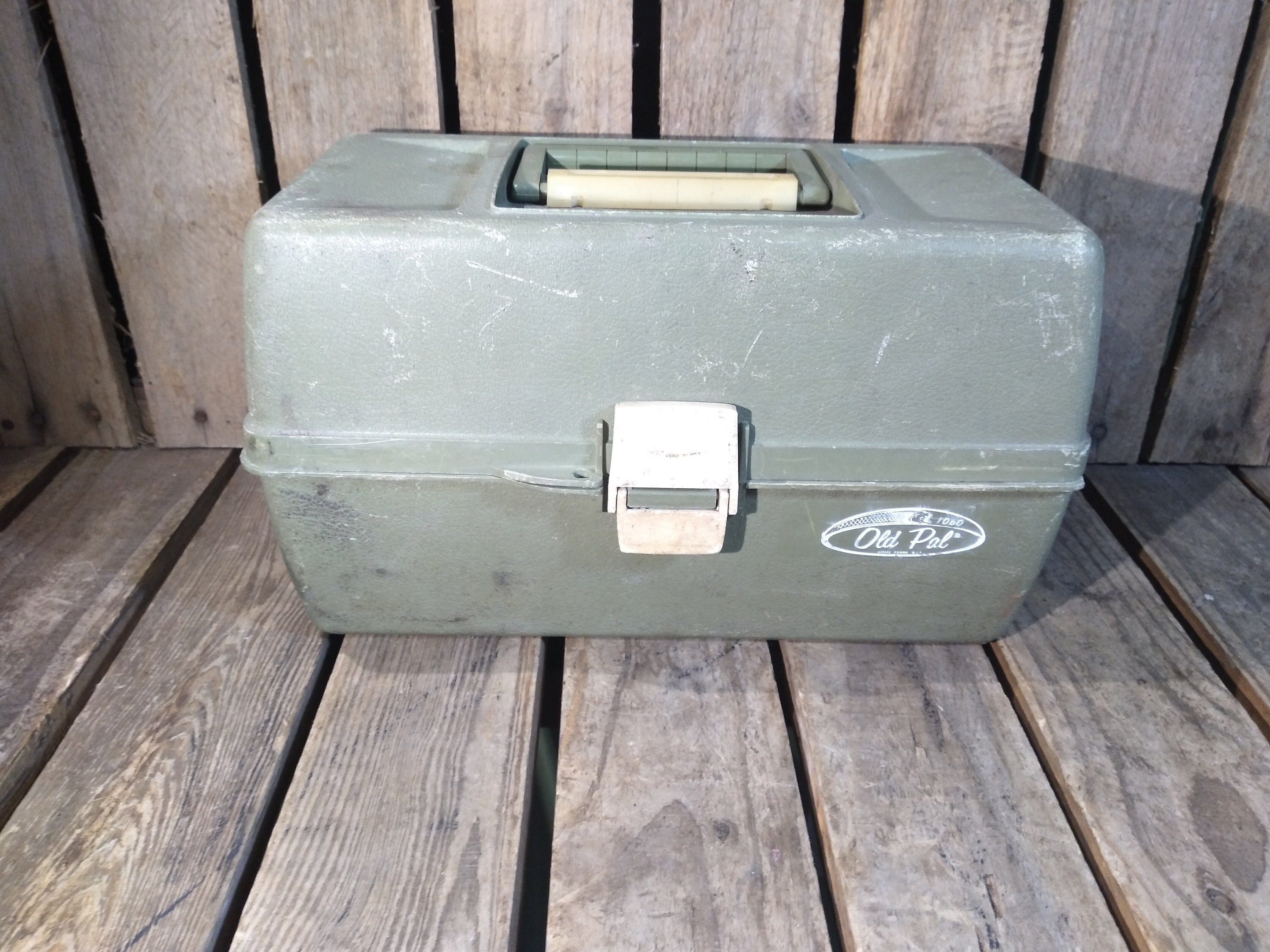 Vintage Old Pal Fishing Tackle Box Metal Green 1 Tray Steel Made in USA  Patina 