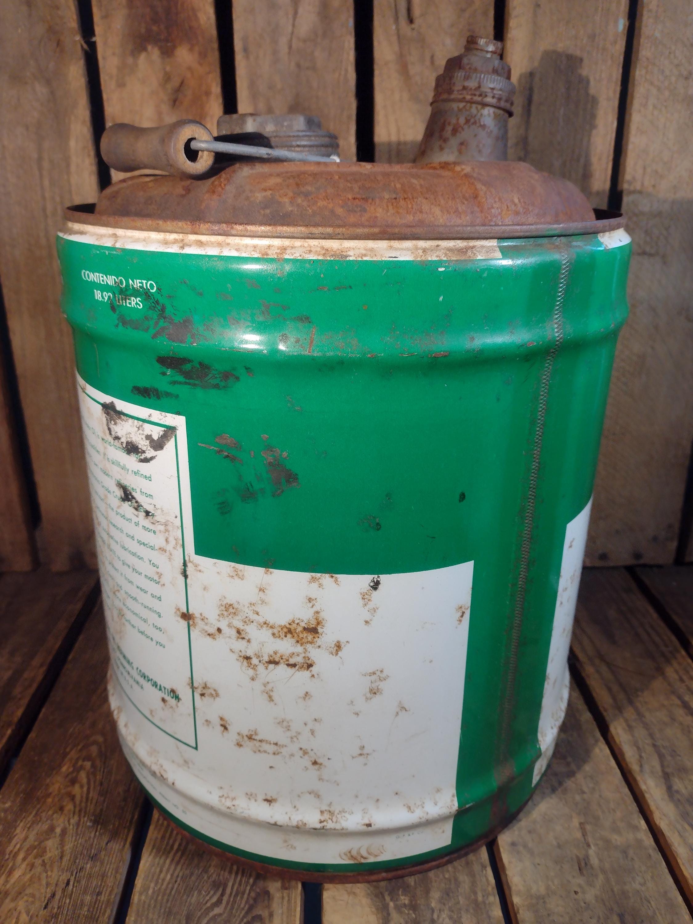 Rusty Vintage Quaker State Oil Can: Antique Garage Decor - Etsy
