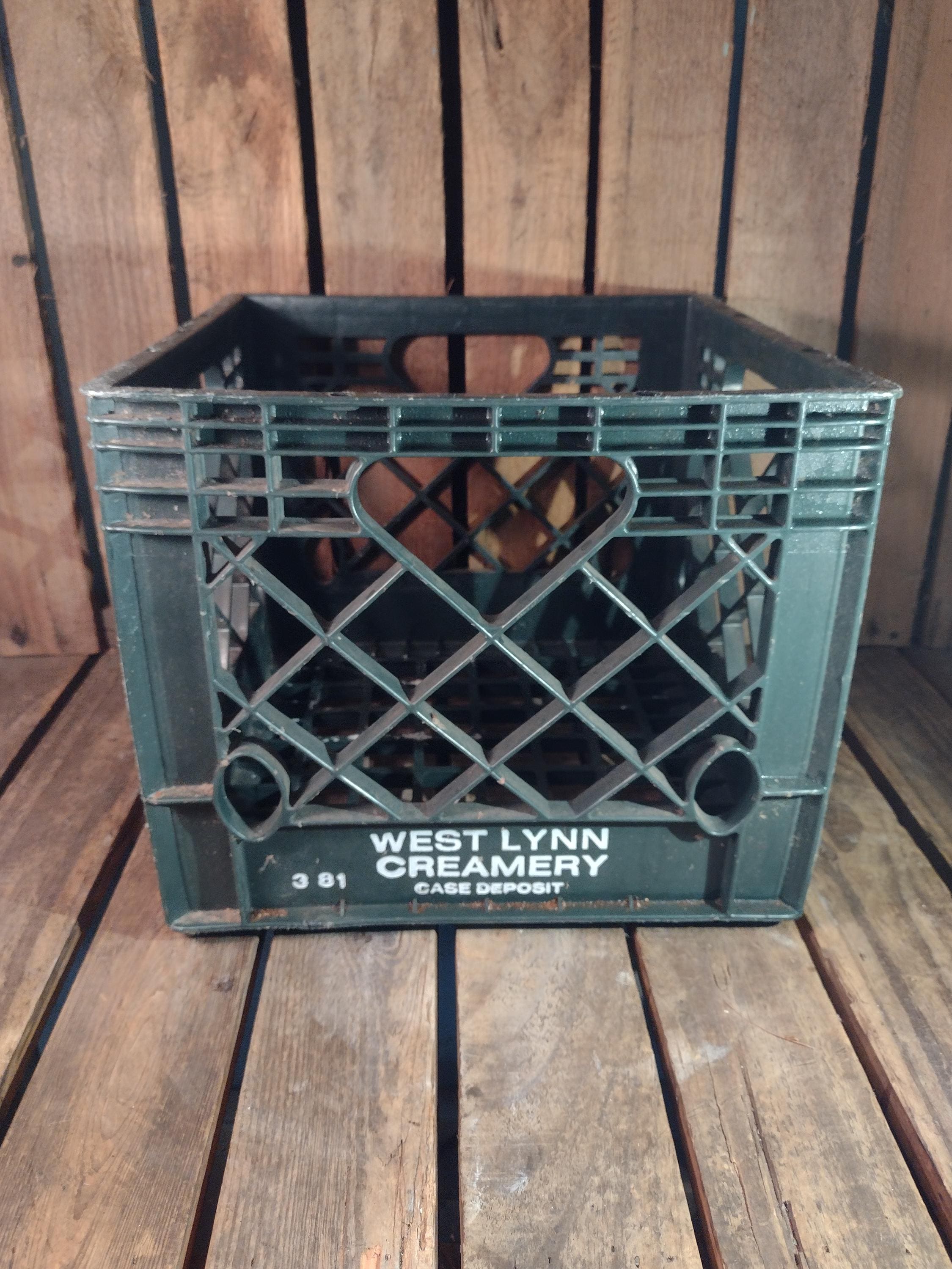 Vintage 1981 West Lynn Creamery Milk Crate: Rustic Green
